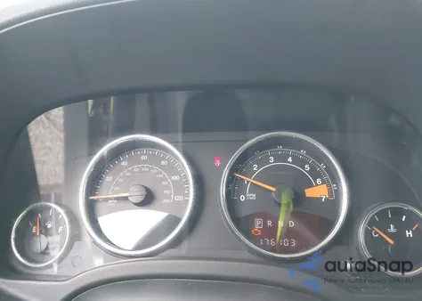 2014 Jeep Compass Latitude z USA, uszkodzony, nr VIN 1C4NJCEA2ED680330